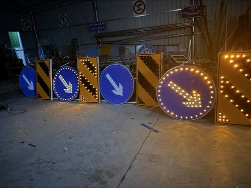 乌海乌海河南太阳能自发光交通路标牌厂家